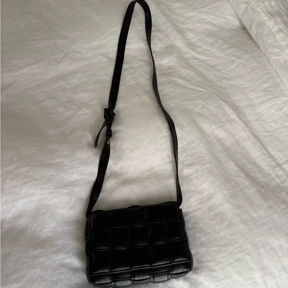 Billini Woven Crossbody Bag Black (Bottega Veneta look alike) - Picture 3 of 3